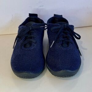 ARCOPEDICO navy blue women’s lace up oxfords. Vegan w/ knit upper size 7.5  EUC